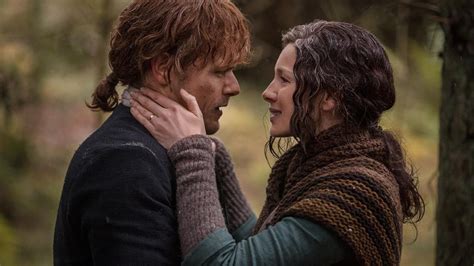 outlander claire nude|Outlander : TOP 10 des scènes ultra hot entre Claire et Jamie